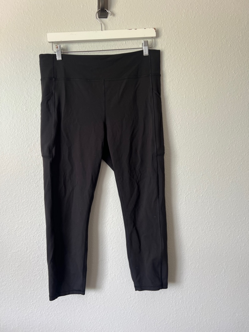Lululemon Invigorate High-Rise Crop 23" Black - Picture 5 of 6